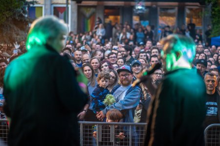 Situacia je taka vazna ze sa vratili Noga so Skrcanym A Sprayer frayer