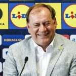 Tlacova konferencia Weissa v desiatich vyrokov slovan moze ist svojou cestou aku chce mlady Kmotrik