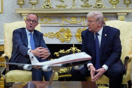 Trumpov svet 469 den Merzove slova ho nahnevali preto stahuje 5 tisic vojakov z Nemecka Je to iba zaciatok varuje Trump