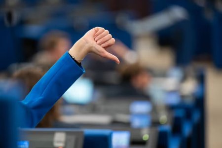 Varovali sme vas nic ste neurobili Europsky parlament ostro kritizuje situaciu na Slovensku