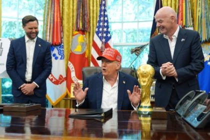 biznis podla trampa lstok za tisice vlak za stovky a prazdne hotely na majstrovstvach sveta vo futbale