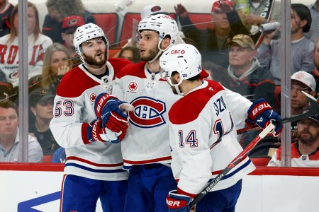 rano s nhl slafkovsky hral v caroline ako superstar a neprijemne otazky su zrazu pre