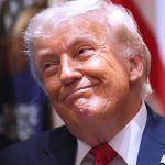 Miliony ludi si stale myslia ze Trump je vyborny prezident