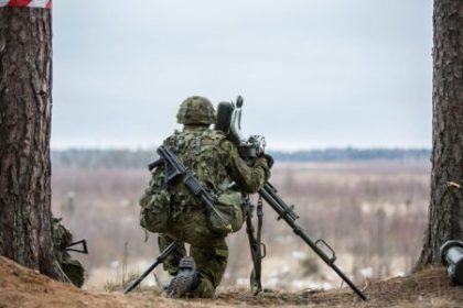 Nakupuju Himarsy drony a buduju rezervy Pobaltie sa na moznu vojnu s Ruskom pripravuje inak ako Slovensko