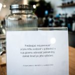 Vlada schvalila nizsiu dan z elektriny pre firmy a zrusenie oznamu o blocich do parlamentu to pojde koncom leta