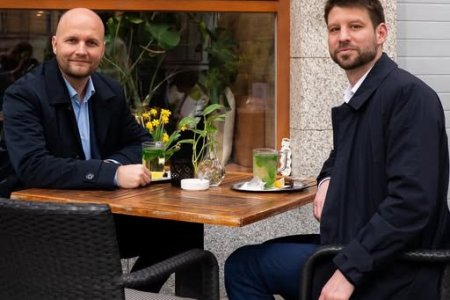 Zblizovanie PS a Demokratov Ide o rozhovory s otvorenym koncom tvrdia vo stranach