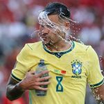 nici FIFA pre peniaze futbal namiesto dvoch polcasov sa uz hra na styri stvrtiny