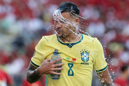 nici FIFA pre peniaze futbal namiesto dvoch polcasov sa uz hra na styri stvrtiny