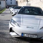 Cinske znaky sa dostavaju na Slovensko BYD je uz druhy v elektromobiloch a plug in hybridoch