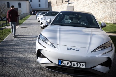 Cinske znaky sa dostavaju na Slovensko BYD je uz druhy v elektromobiloch a plug in hybridoch