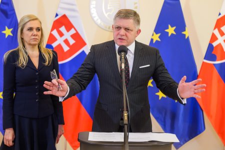 Fico chce odstavit Sakovu od jadrovej elektrarne Demokrati tvrdia ze za tymto krokom stoji predrazheny obchod