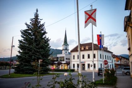 Fico znova tvrdi ze vyrovnany rozpoet nemusi zostavovat ani vlada ani samospravy Odbornikov ignoruje
