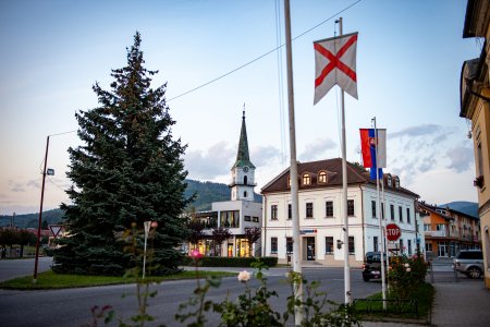 Fico znova tvrdi ze vyrovnany rozpoet nemusi zostavovat ani vlada ani samospravy Odbornikov ignoruje