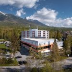 Firma blizka panovi bankrotov Hodorovskemu rozsiri hotel Atrium v Tatrach