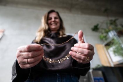 Kradez vas priprav aj o pocit dvery hovor Lucie Po desiatich rokoch vrtila rodine dedistvo ktor jej ukradol sriov podvodnk