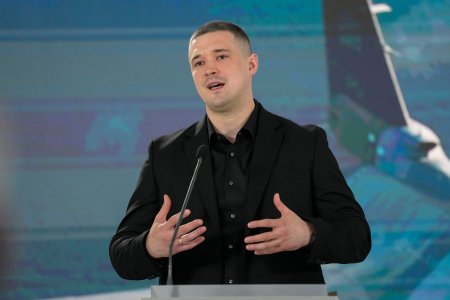 Odvolany minister obrany sa prilis priblizil k Zelenskho majestatu a zaplatil za to