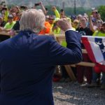 Trumpov svet 529 den Za jeho zisky by sa nehambili ani diktatori Trump 20 zaraba rekordnou rychlostou
