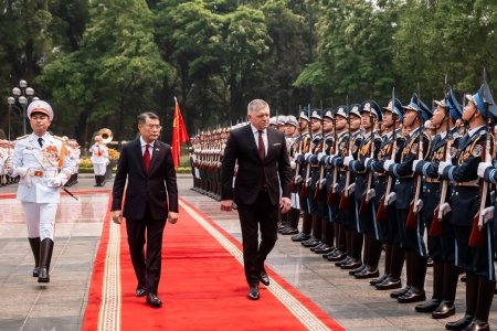 Vietnamski dostojnici si v Slovensku prezreli zbrane Nasa politika sa vyplaca hovori Kalinak