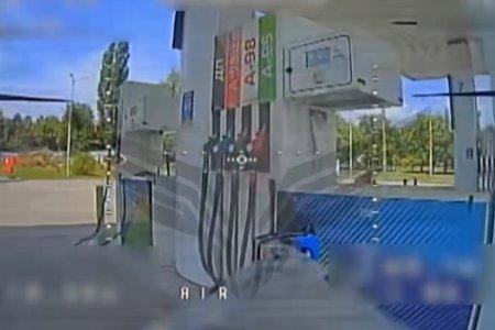Vyvoj bojov 1616 den Zacina sa totalna ekonomicka vojna Rusi znicili vsetky cerpacie stanice na ceste medzi Charkovom a Poltavou