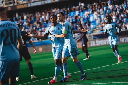 Yaya Toure prilakal o 500 ludi viac Kmotrik na dvoch pripadocj ukazal preco sa tesi na dobu po Weissovi