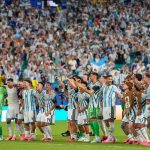 Zartujete Pisali svetove media Postup Argentiny priniesol dalsi blaznivy zapas a Messi vylepsil rekord