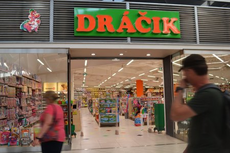 firemny newsfilter slovnaft a kontroverzne hrackarstvo dracik zaznamenali pokles ziskov zatial co tisovecka zbrojovka po prvykrat dosiahla zisk