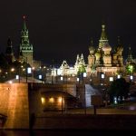 za kritiku vojny posiela putinov rezim dvoch mladych knazov do vezenia