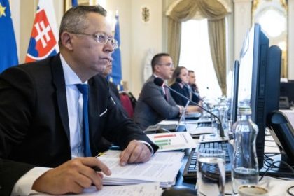 Ekonomicky newsfilter Firmy budu opat premyslat co spravia 15 septembra