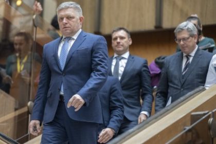 Eurpska komisia varuje Ficovu vladu ze pokazila zonaciu narodnych parkov Napravu ziada aj SNS