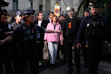 Gisele Pelicot hovori o poslednych okamihoc pred odhalenim ze ju manzel nechava znasilnovat bezne rano a spolocny odchod na policajnu stanicu kde sa jej zmenil zivot