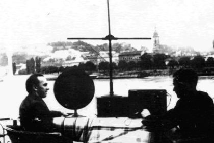 Halo tu Bratislava Naladte sa o sto rokov spat na prve vysielanie slovenskeho rozhlasu