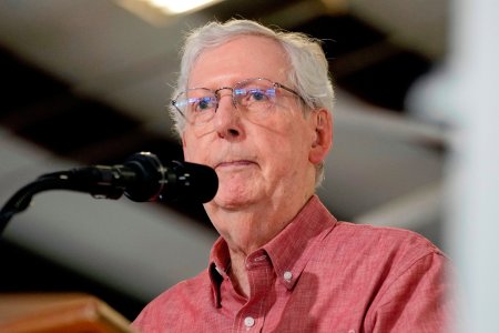 Kam sa podel Mitch McConnell Vplyvny republikan niekolkokrat spadol a neukazuje sa na verejnosti