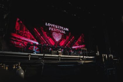 Lovestream sa topi v dlhoch Zachranuje ho Hatvany z nastenkovho tendra a syn Babisovho advokata