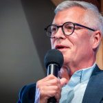 Metoda ktorej PS plati Korcokovi cez manzelku sa javi ako obchadzanie danovych a odvodovych povinnosti hovori odbornicka