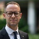 Riaditel VsZP Jurovych Pracoval som pre Pentu tak si s Hascakom tykam So sefom Agelu som bol na dovolenke ale uz sa nestretavame