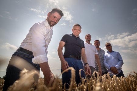 Vlada moe zalovat EU v boji proti GMO Slovensko me potom prs o plodiny odolnejie voi suchu