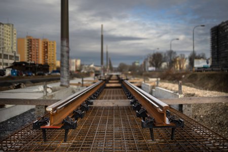 rychlejsia elektricka v ruzinove je o krok blizsie k realite zatial co rychlejsie vlaky na spisi su naopak dalej