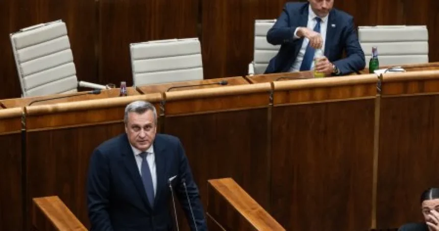 Danko vytrestal lenivého Fica a ukázal mu, kto je tu šéf