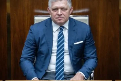 Fico hrozí predčasnými voľbami v januári, ak Taraba s Dankom nezmenia postoj
