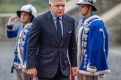 Fico priznal stratu väčšiny a neodvolá Tarabu, riešenie očakáva od Danka