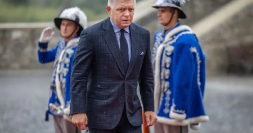 Fico priznal stratu väčšiny a neodvolá Tarabu, riešenie očakáva od Danka