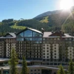 Firemný newsfilter: Hotel sa zmieril s Bookingom, Tatravagónka zarába na zbrojení