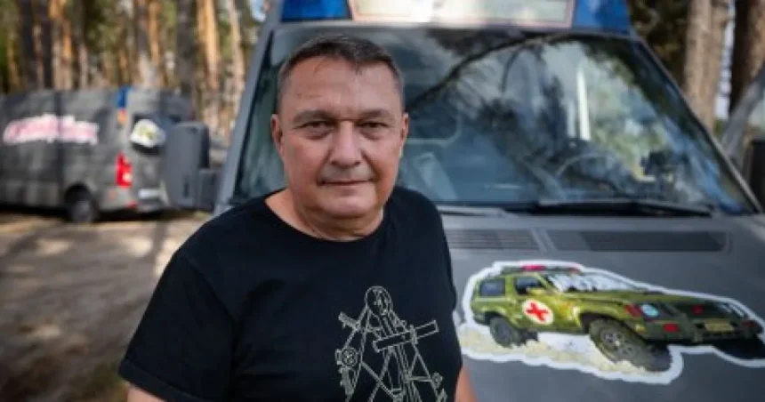 Generál Zmeko a šéfovia Nay či Esetu dodali sanitky vojakom na východe Ukrajiny (+video)