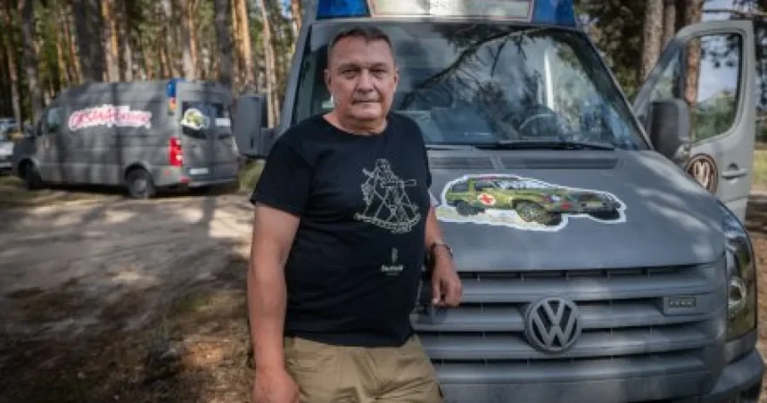 Na ceste s generálom Zmekom na Donbas: Rakety Ukrajinu nezlomia, som optimista