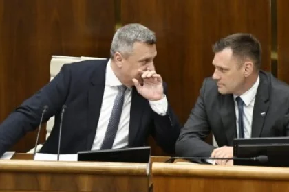 Odvolá parlament Tarabu? Budú predčasné voľby? (otázky a odpovede o koaličnej kríze)