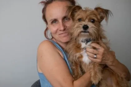 Petra Tomášov po nádore a chudobe vyštudovala canisterapiu a pomáha druhým