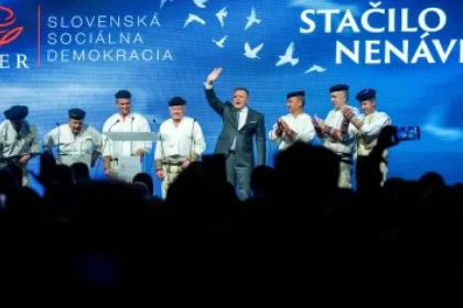 Premiér, ktorý obchoduje so zbraňami, sa obáva vojny