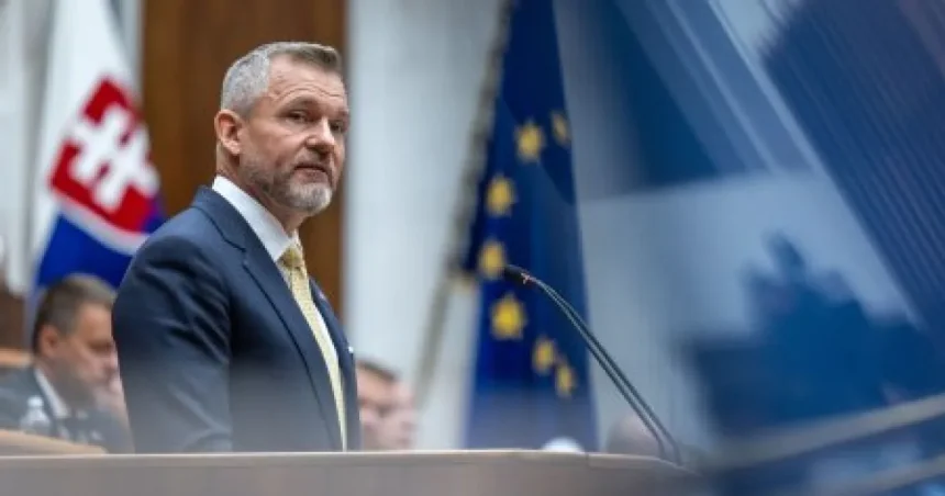 Prezident kritizoval opozíciu, vláde vytkol platy