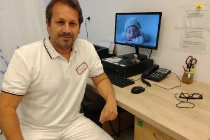 Primár novorodeneckého oddelenia: Rodičia žiadajú amulety proti urieknutiu