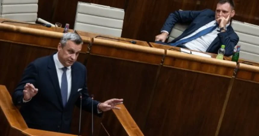 Rokoval Fico v parlamente? Prekvapivé momenty odvolávania Tarabu
